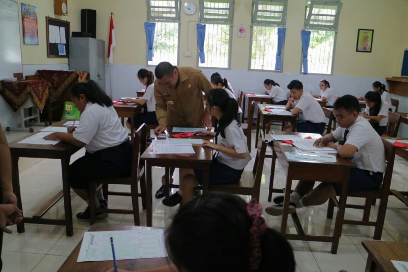 Abah Anton Laksanakan Monev UN SMP di Kota Malang