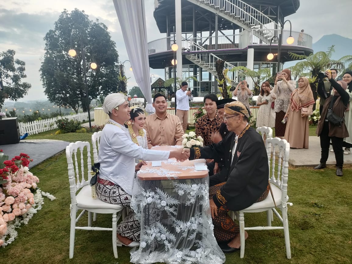 Intimate Wedding Party Simulation Akad Nikah & Pemberkatan By Dinar Weddover Digelar Di Chatten Koffie En Plaats