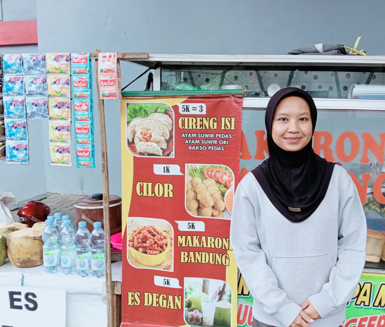 Kisah Marita Penjual Cireng, Lulusan Terbaik Informatika ITN Malang